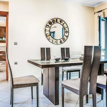 Sleeps 6 Pool Air Con Wifi Karavádhos