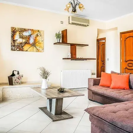 Sleeps 6 Pool Air Con Wifi